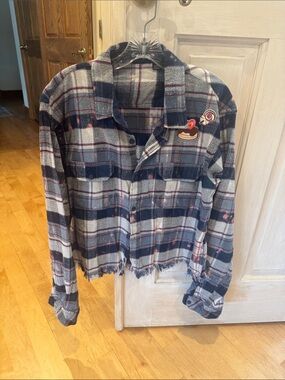 Cropped Plaid Flannel Shacket with Patch Details - Blue & Gray
